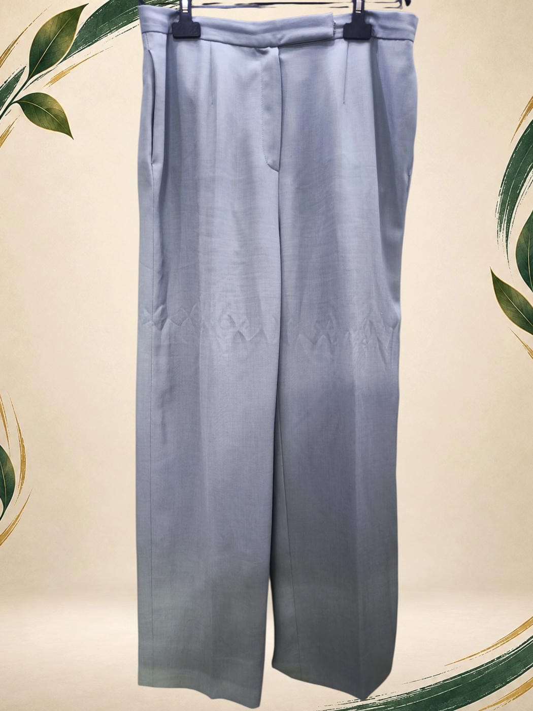 Vista frontal de Pantalon de tela