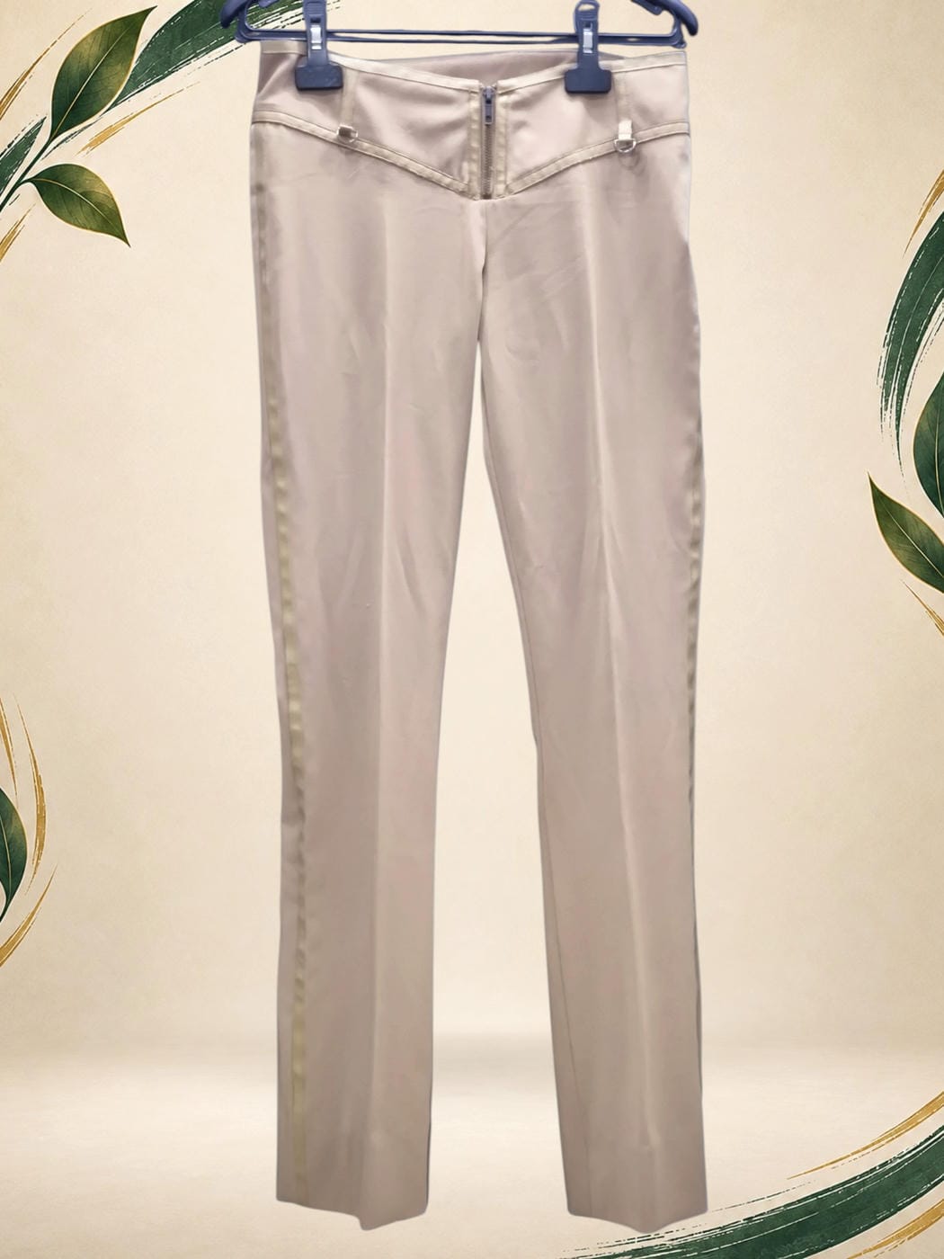 Vista frontal de Pantalon de tela