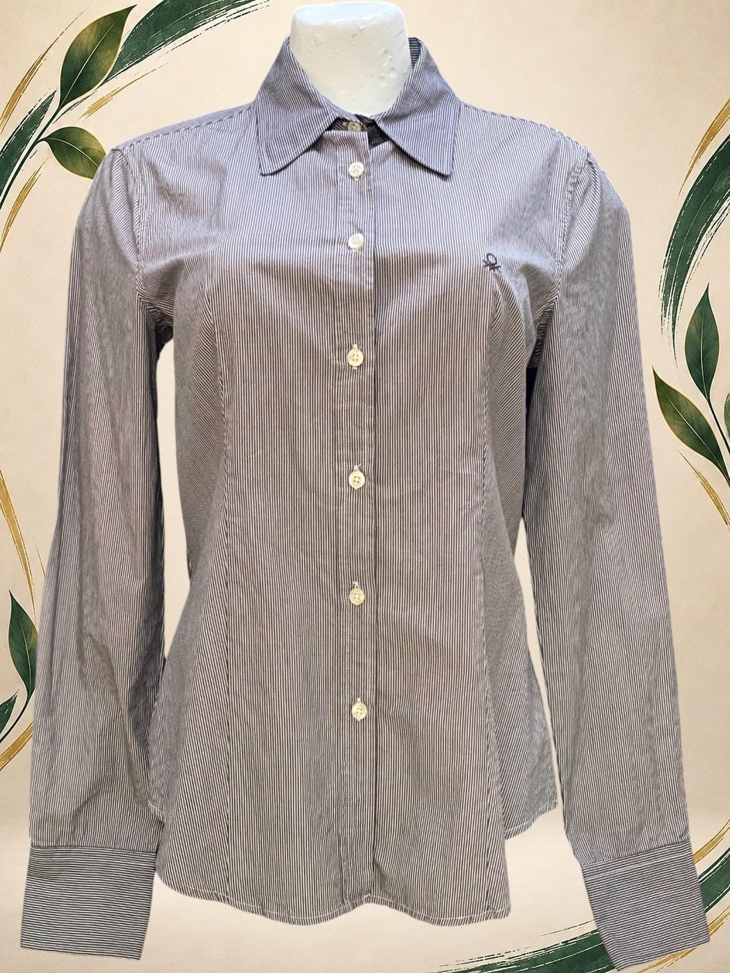 Vista frontal de Blusa